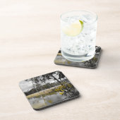 Reflektionen unter grauem Himmel Getränkeuntersetzer (Rechte Seite)