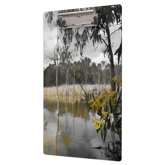 Reflektionen unter grauem Himmel Klemmbrett (Links)