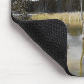 Reflektionen unter grauem Himmel Mousepad (Ecke)