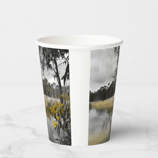 Reflektionen unter grauem Himmel Pappbecher (Rechts)