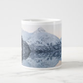 Reflektiver Portage Lake Jumbo-Tasse (Vorderseite)