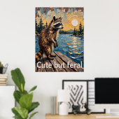 Reflektiver Prowler: Raccoon am Wasser Poster (Heimbüro)