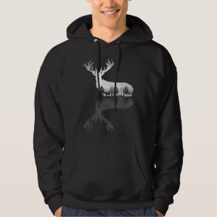 Reflex von Tierbaumen im Naturwald Hoodie