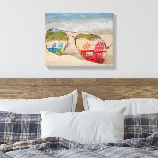 Reflexion der Liegestühle in einer Sonnenbrille Leinwanddruck (Insitu (Schlafzimmer))