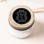 Regal Black | Vintage Barockrahmenverheiratung Runder Aufkleber<br><div class="desc">Diese eleganten und luxuriösen Hochzeitsaufkleber zeichnen sich durch einen Vintagen Linien-Kunstrahmen mit verziertem Barockstil aus. Das Design ist weiß auf einem dunkelschwarzen Hintergrund. Moderne Skriptkalligraphie,  die "danke" sagt,  und klassischer Text mit Ihren Namen machen dies zu einer klassischen und dennoch modernen Wahl für Ihre Hochzeit.</div>