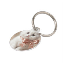 Regal Feline: Elegantes Weißes Kätzchen