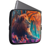 Regal Lion im verzauberten Walddesign Laptopschutzhülle (Vorne Rechts)