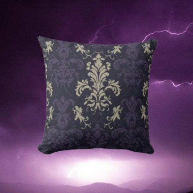 Regal Romanze Kissen (Von Creator hochgeladen)