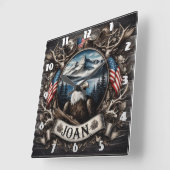 Regaladler mit Bergen und Fahnen Quadratische Wanduhr (Winkel)