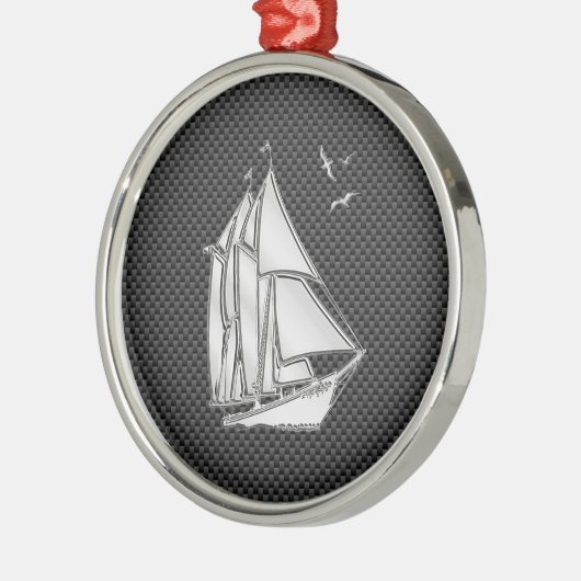 Regatta Sailboat auf Carbon Fibre Style Silbernes Ornament (Links)