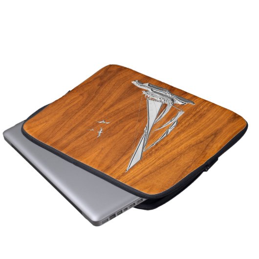 Regatta Sailboat auf Teak Veneer Style Laptopschutzhülle (Vorne Knopf)
