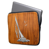Regatta Sailboat auf Teak Veneer Style Laptopschutzhülle (Vorderseite Links)