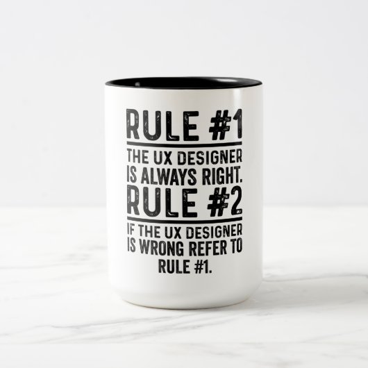 Regel #1: Der UX-Designer ist immer richtig lustig Zweifarbige Tasse (Mittel)