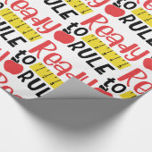 Regelfähig mit Lineal und Apfel Geschenkpapier (Ecke)