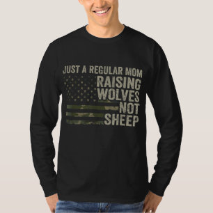 Regelmäßige Mama Wölfe nicht Schafe anziehen - Sol T-Shirt