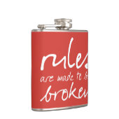 Regeln werden als kaputte Flasche dargestellt Flachmann (Rechts)