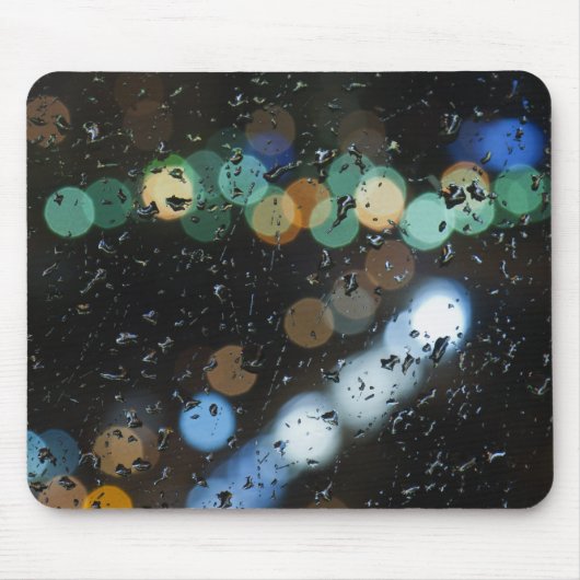 Regen fällt auf das Fenster Mousepad (Vorne)