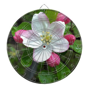 Regen fällt bei geringer Blume Dartscheibe