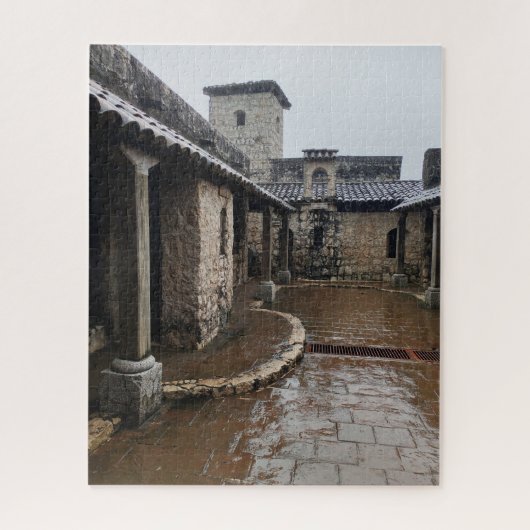 Regen im Innenhof von San Felipe de Lara Puzzle (Vertikal)