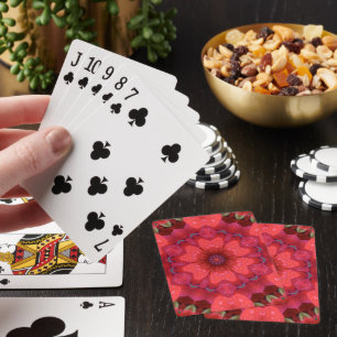 Regenberührtes Scharlachrotes Kaleidoskop Spielkarten