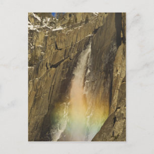 Regenbogen auf den oberen Yosemite-Wasserfällen in Postkarte