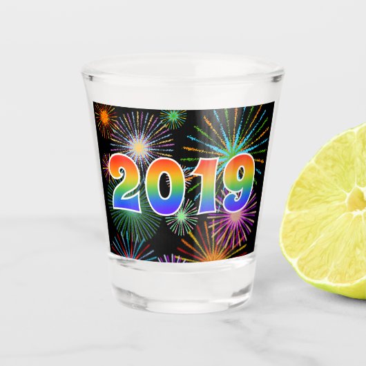 Regenbogen beschriftet "2019" + Feuerwerke Schnapsglas (Vorderseite)