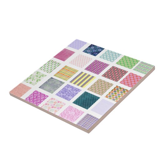 Regenbogen deckte Quadratmuster mit Ziegeln Fliese (Seite)