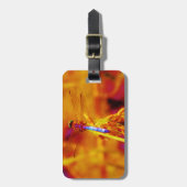 Regenbogen-Dragonfly auf Bernstein und Fuschia Gepäckanhänger (Vorderseite vertikal)