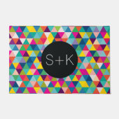 Regenbogen-Dreieck-Muster-Gewohnheits-Monogramm Fußmatte (Vorderseite)