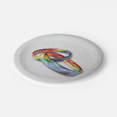 Regenbogen-Eheringe für Heirat-Gleichheit Pappteller (Schrägansicht)