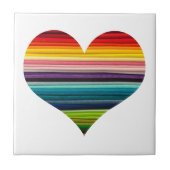 Regenbogen farbiges Herz Striped Fliese (Vorderseite)
