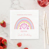 Regenbogen-Geburtstagsname und -Alter personalisie Serviette (Beispiel)