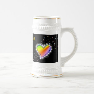 Regenbogen-Herz mit Sternchen auf schwarz Bierglas