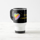 Regenbogen-Herz mit Sternchen auf schwarz Reisebecher (Vorderseite Links)