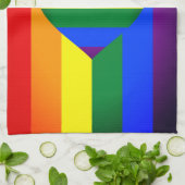 Regenbogen-Herz-und-Regenbogenflagge /LGBT-Gemeins Geschirrtuch (Gefaltet)