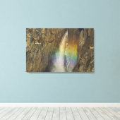 Regenbogen in den oberen Yosemite-Wasserfällen in Leinwanddruck (Insitu (Holzboden))