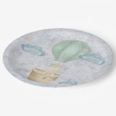 Regenbogen in den Wolken in einem Heißluftballon e Pappteller (Schrägansicht)