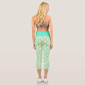 Regenbogen mit blauer Wolke Capri Leggings (Rückseite)
