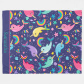 Regenbogen Narwhal unter den Meermädchen Personali Fleecedecke (Vorderseite (Horizontal))