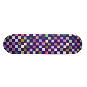 Regenbogen-Schachbretmuster Skateboard