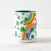Regenbogen Streifen & Shamrocks Nahtlos Glücklich Tasse (Zentrum)