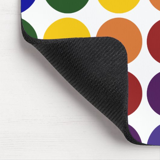 Regenbogen-Tupfen auf Weiß Mousepad (Ecke)