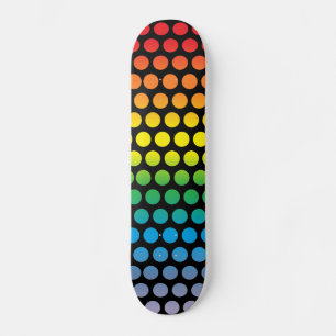 Regenbogen-Tupfen-Schwarzes Skateboard