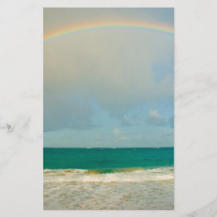 Regenbogen über dem Ozean