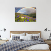 Regenbogen über einer blühenden Wiese Leinwanddruck (Insitu (Schlafzimmer))