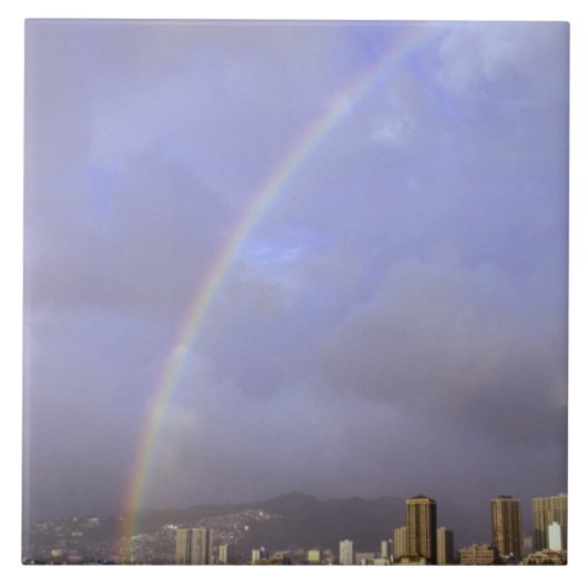 Regenbogen über Honolulu, Hawaii, USA Fliese (Vorderseite)