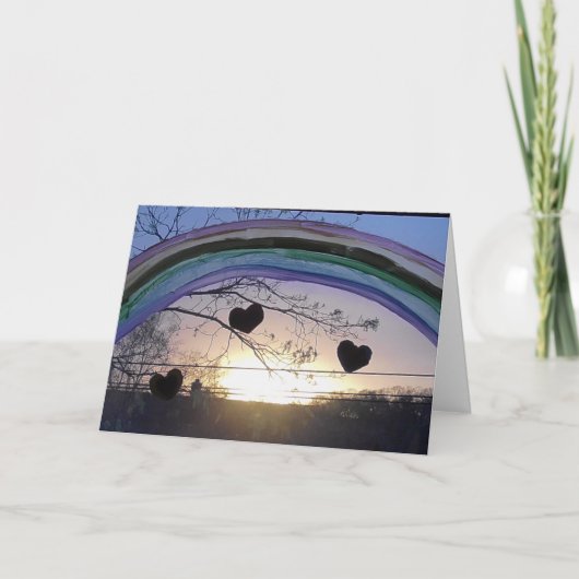 Regenbogen und Herzen denken über Sie Vermisst Sie Karte (Vorderseite)