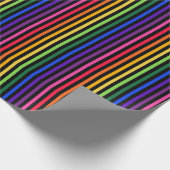 Regenbogen und schwarze Streifen Geschenkpapier (Ecke)