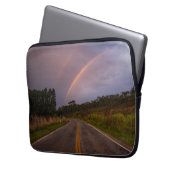 Regenbogen und Straße Laptopschutzhülle (Vorderseite Links)