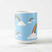 Regenbogen und Wolken in einem klaren Himmel Kaffeetasse (Mittel)